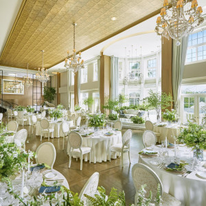 【サンタモニカ邸】ナチュラルなグリーンコーディネートがトレンド。|アートグレイス ウエディングコースト 東京ベイの写真(56133894)