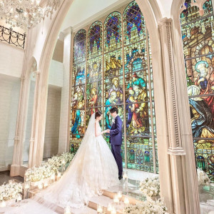 ◆待望リニューアル◆輝く瑠璃色ステンドグラス*光溢れる大聖堂
