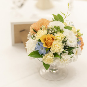 色鮮やかな装花はテーブルのワンポイントに|BLANC ANGE（ブランアンジュ）の写真(34081613)