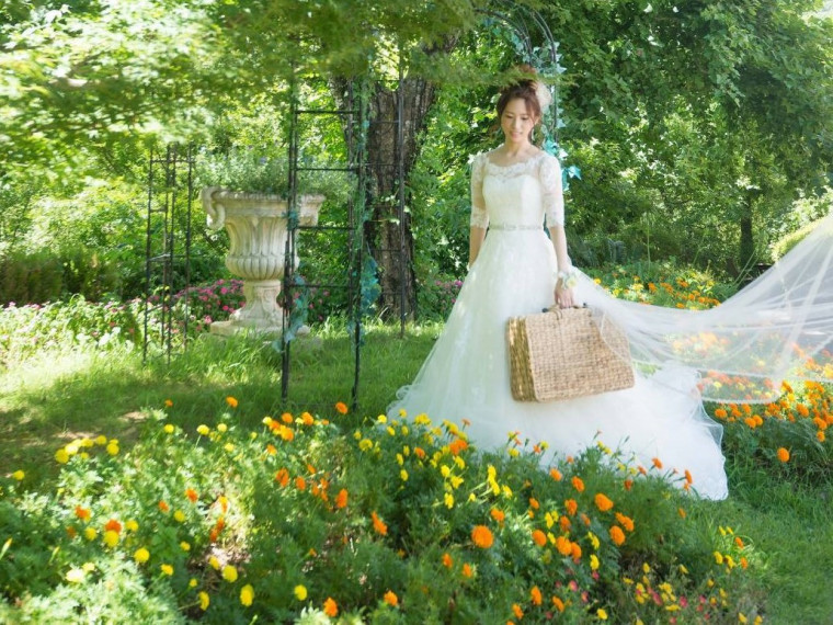 その他フォーシス　結婚式　ウェディングドレス　カラードレス　タキシード　5万円割引券