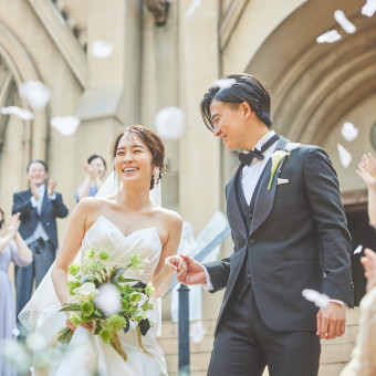 家族だけ、親族だけの少人数ウェディングでも挙式はしっかり厳かに。記憶に残るセレモニーに♪