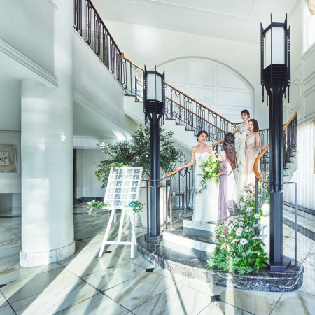 ゲストがパーティー会場まで移動する際の階段すらも絶好のフォトスポット