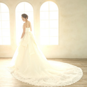 トレーンが美しいウエディングドレスは花嫁の憧れ
チャペルに映える衣装をコーディネーターがご提案いたします|プライベートガーデンWedding La partir（ラ パルティール）の写真(862171)