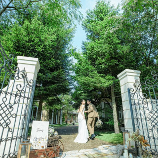 結婚式を挙げるかどうか迷っているお2人へ