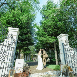 結婚式を挙げるかどうか迷っているお2人へ