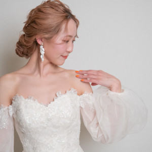専属のメイクアーティストが花嫁のお支度を整えます 花嫁の希望をお聞きしながら美しい花嫁へとお支度します|ピアザ デッレ グラツィエの写真(30654442)