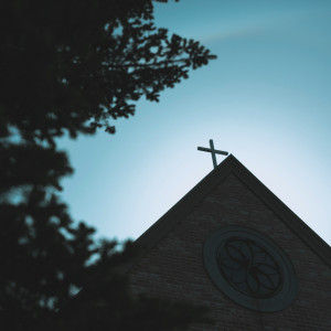 青空×木々が美しいコントラストを演出する|モルトン迎賓館 青森の写真(53959398)