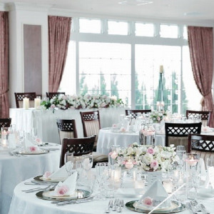 「アズリー」 3階バンケット  花嫁の理想の結婚式が叶うワンランク上のコーディネートを提案|モルトン迎賓館 青森の写真(10238786)