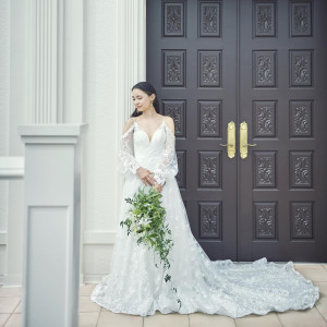 【TAKAMIBRIDAL】&【FOURSIS&CO.】と提携!小物類は全てご用意可能!持ち込みも対応しているため選べる幅が豊富! 人気の新作ドレスはフェアでチェック!|アニヴェルセル江坂(新大阪)の写真(56022675)