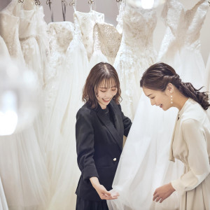 選ばれたドレスやスタイリング、ご要望に応じて、プロがご提案”最高の状態でウェディングパーティー”へ♪ ボディラメもご準備！最高に綺麗なお姿で当日を過ごせる！|アニヴェルセル江坂（新大阪）の写真(56022708)