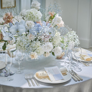 100通り以上*選べるコーディネート♪プロのコーディネーターとお打合せでおふたりの空間づくりをお手伝い！淡いピンク×水色の相性も抜群！お衣裳のお色味と合わせるのも素敵♪|アニヴェルセル江坂（新大阪）の写真(56022267)