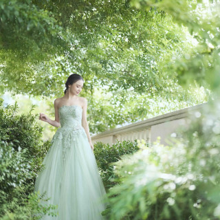 花嫁のドレスを身につける時間も当日は夢のように過ごして頂きたいから…。花嫁専用のブライズルームも会場に完備。可愛いお部屋でリラックスしながらドレスを身につけて。