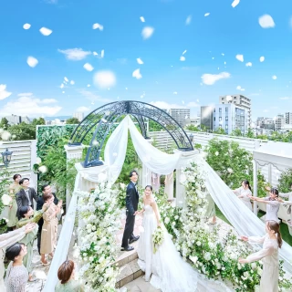 ＼最大160万優待／感動挙式×ドレス体験×和牛フィレ*5万相当試食会