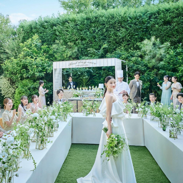 併設ガーデンがよりアット―ホームな雰囲気を演出。自然光溢れる明るい雰囲気の中で優雅なお時間を過ごして