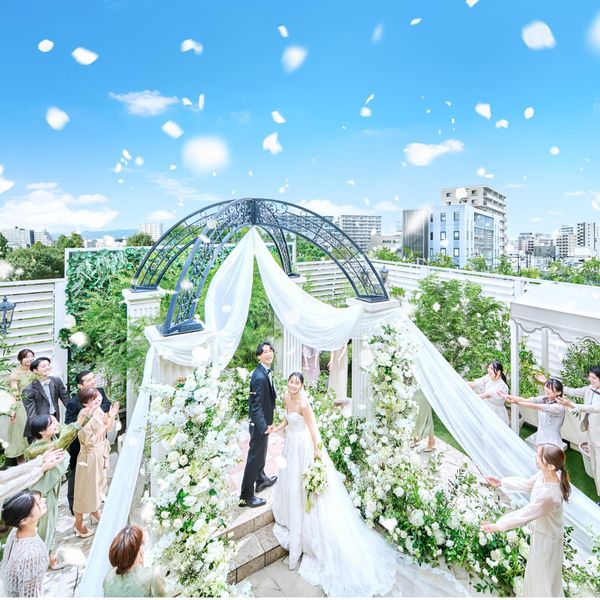 挙式が結んだらお写真タイムも♪この日ならではのお姿で、記念に素敵な思い出と記録を残しませんか？