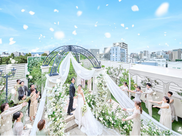 【アクセス抜群！新大阪から8分で叶う、大聖堂×貸切邸宅のガーデンW】