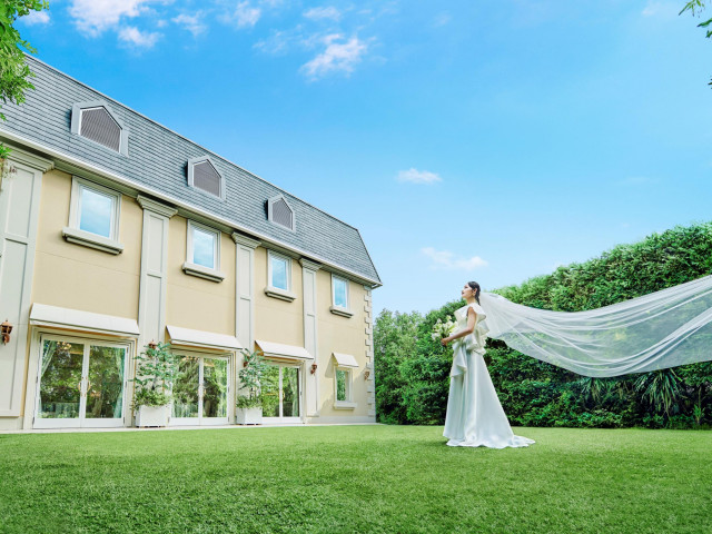 【アクセス抜群！新大阪から8分で叶う、大聖堂×貸切邸宅のガーデンW】