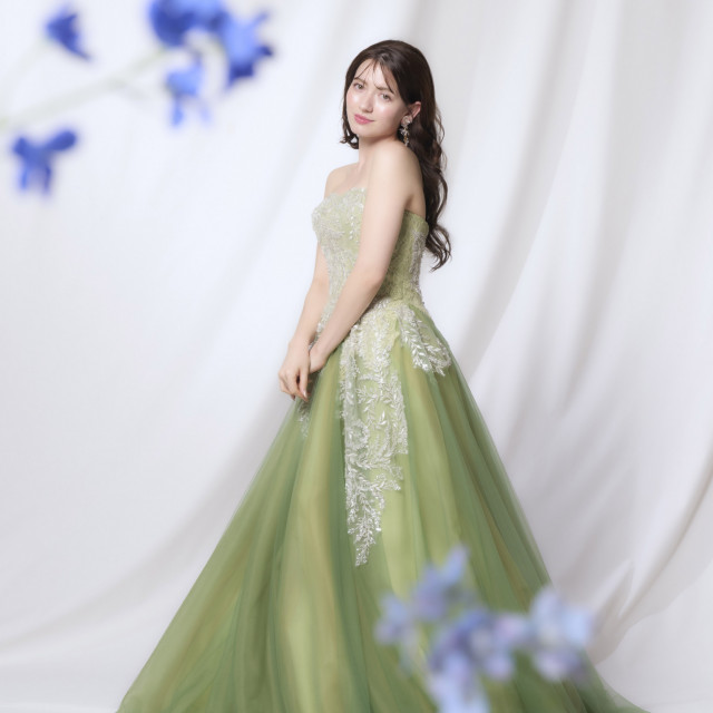 ウェディングドレス・衣装｜アニヴェルセル江坂（新大阪