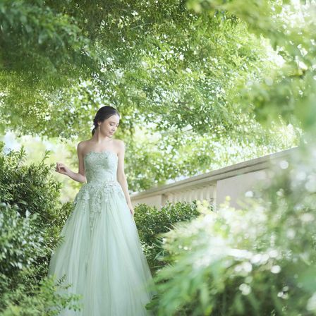 花嫁のドレスを身につける時間も当日は夢のように過ごして頂きたいから…。花嫁専用のブライズルームも会場に完備。可愛いお部屋でリラックスしながらドレスを身につけて。|アニヴェルセル江坂（新大阪）の写真(56022696)
