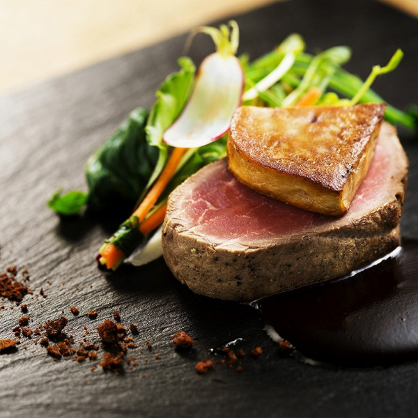 フォアグラや黒毛和牛をふんだんに使ったお料理！|ララシャンス 太陽の丘の写真(768388)