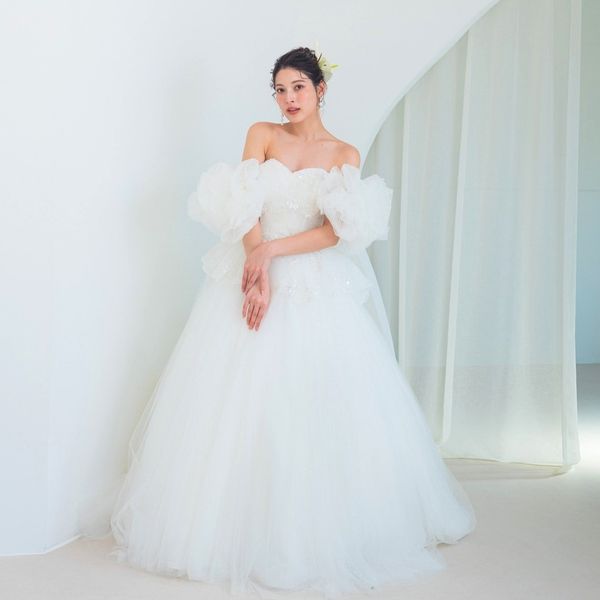憧れの「ISAMU MORITA・JILL STUART・ハツコエンドウ・蜷川実花」を始め、世界的に支持されるドレス|ララシャンス 太陽の丘の写真(54123853)
