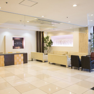 ゆったりとゲストにくつろいてもらえる、1Fアンブルのホワイエ。|ベルルクス・プチ(旧ベル・ルクス)の写真(474169)