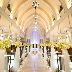 おふたりの門出を祝福するにふさわしい、正統派の神聖なチャペル「ジュアンマリエ教会」|ベルルクス・プチ（旧ベル・ルクス)の写真(474100)