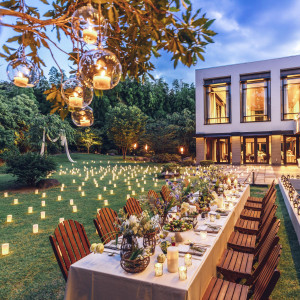 ガーデンを彩るキャンドルの灯りで1日のクライマックスシーンを幻想的に|AMANDAN RISE ～アマンダンライズ～の写真(56029663)