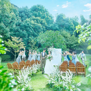 降り注ぐ太陽の光と心地よい風を感じるガーデン挙式も人気！|AMANDAN RISE ～アマンダンライズ～の写真(56027481)