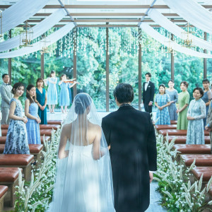 光と自然の祝福に満ちた、 チャペルで叶う温かな挙式|AMANDAN RISE ～アマンダンライズ～の写真(56026293)