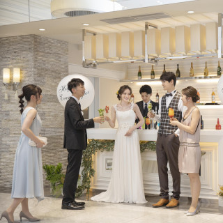 準備から結婚式当日まで、経験豊富な各専門スタッフがお手伝いいたします。