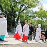 神殿へと一歩一歩参進していきます