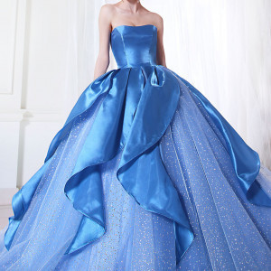 人気色のカラードレスも豊富に取り揃え|アイネス ヴィラノッツェ オーシャンポートサイド（クラウディアホールディングスグループ）の写真(38417515)