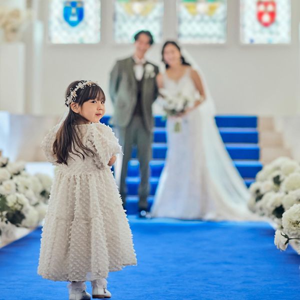 リングボーイやフラワーガールなどお子様と一緒に挙式を楽しめる演出もご案内可能＊“やりたい”を叶えます