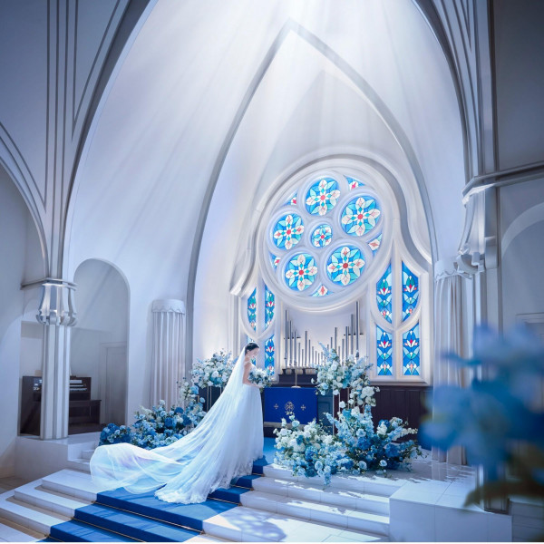 「県内最大級の大聖堂」は圧巻◆ドレスが映えるバージンロード＊花嫁のウェディングドレス姿が綺麗に映える