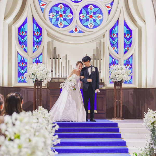 憧れが叶う青の大聖堂