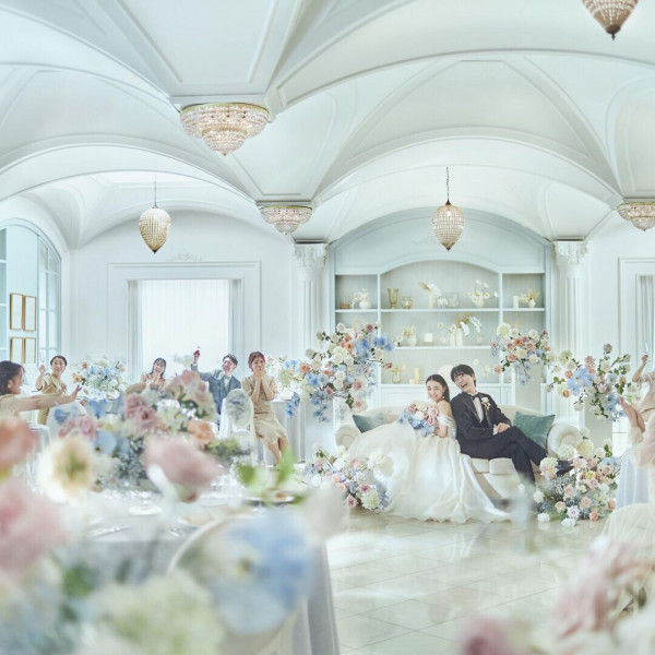 結婚式の披露宴会場でのお写真が撮れるプランもご用意！施設全体を使ってふたりの撮りたい希望を叶えます＊
