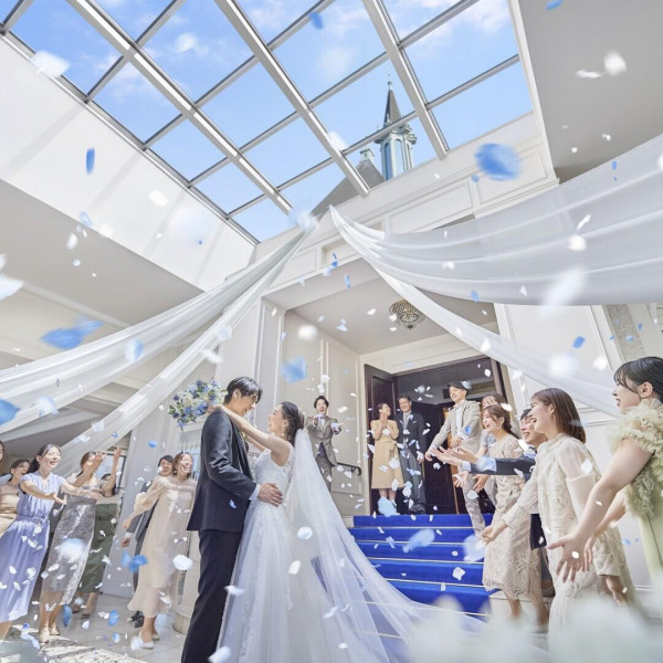結婚式の披露宴会場でのお写真が撮れるプランもご用意！施設全体を使ってふたりの撮りたい希望を叶えます＊