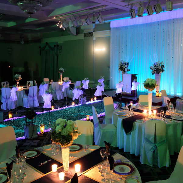 宴中挙式は幻想的な空間
会場移動がなくスムーズに進行が進みます