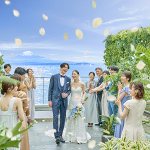 開放感溢れるテラスでゲストと祝福に包まれる|SCAPES THE SUITE（スケープスザスィート）の写真(51042550)