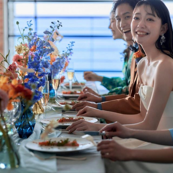 碧い海を眺めながら、ミシュラン獲得ホテルシェフのお料理でおもてなし