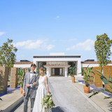 エントランスに入ると感じる「非日常空間」。結婚式という1日が、より楽しみになる特別な雰囲気。きっとゲストとして参列したいと思って頂けるはず。