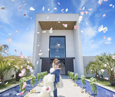 【青空と光が祝福する 神聖な“sora”のチャペル】
