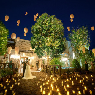 ナイトウェディングも大人気♪幻想的でロマンチックな雰囲気に。