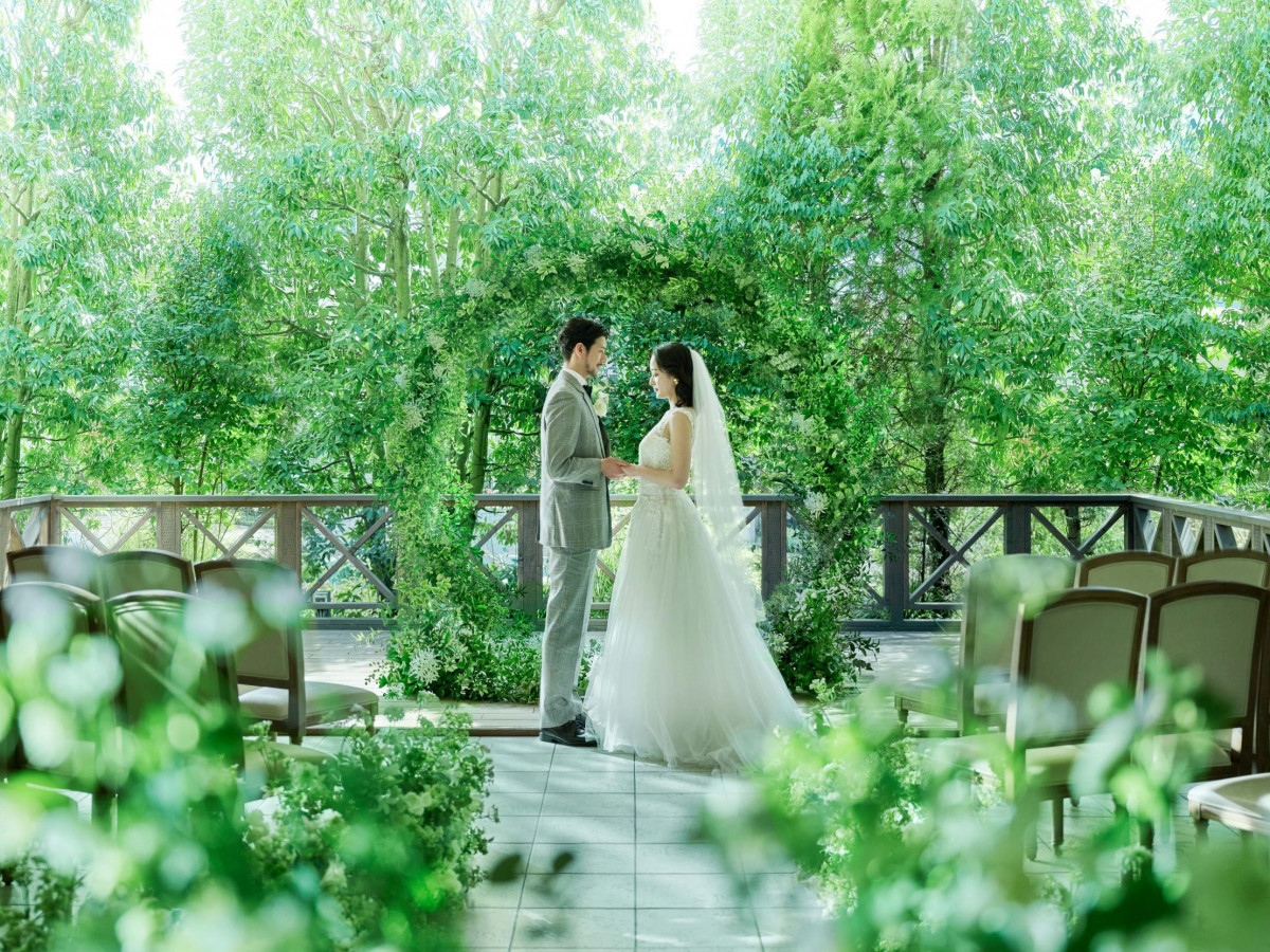 ふたりの未来を探す旅
ご結婚式という特別な一日に
大輪の笑顔の花が咲くように