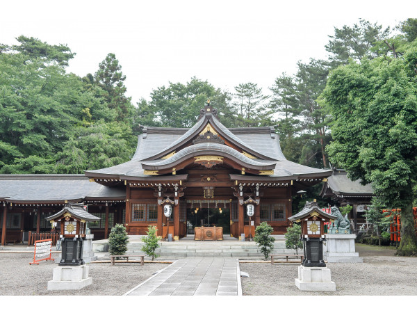 進雄神社