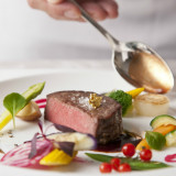 【お料理・ケーキ】国産牛フィレ肉。食べごたえもあり幅広いゲストの方にとても人気です。