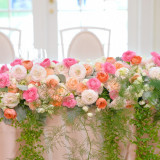 【装花・コーディネート】明るいガーデンバックにはお花も映えてお写真残りがとっても可愛いです!#SNS映え