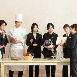おふたりの理想の結婚式を作り出す【プロ集団】心を込めてチーム一丸となりお手伝いいたします。どんなことでもご相談下さい。|那須高原 ミッシェルガーデンコート/那須高原セント・ミッシェル教会の写真(54144170)