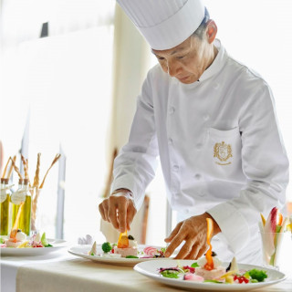 【平日休み限定*SPフェア】シェフ特製コース試食×大聖堂×試着